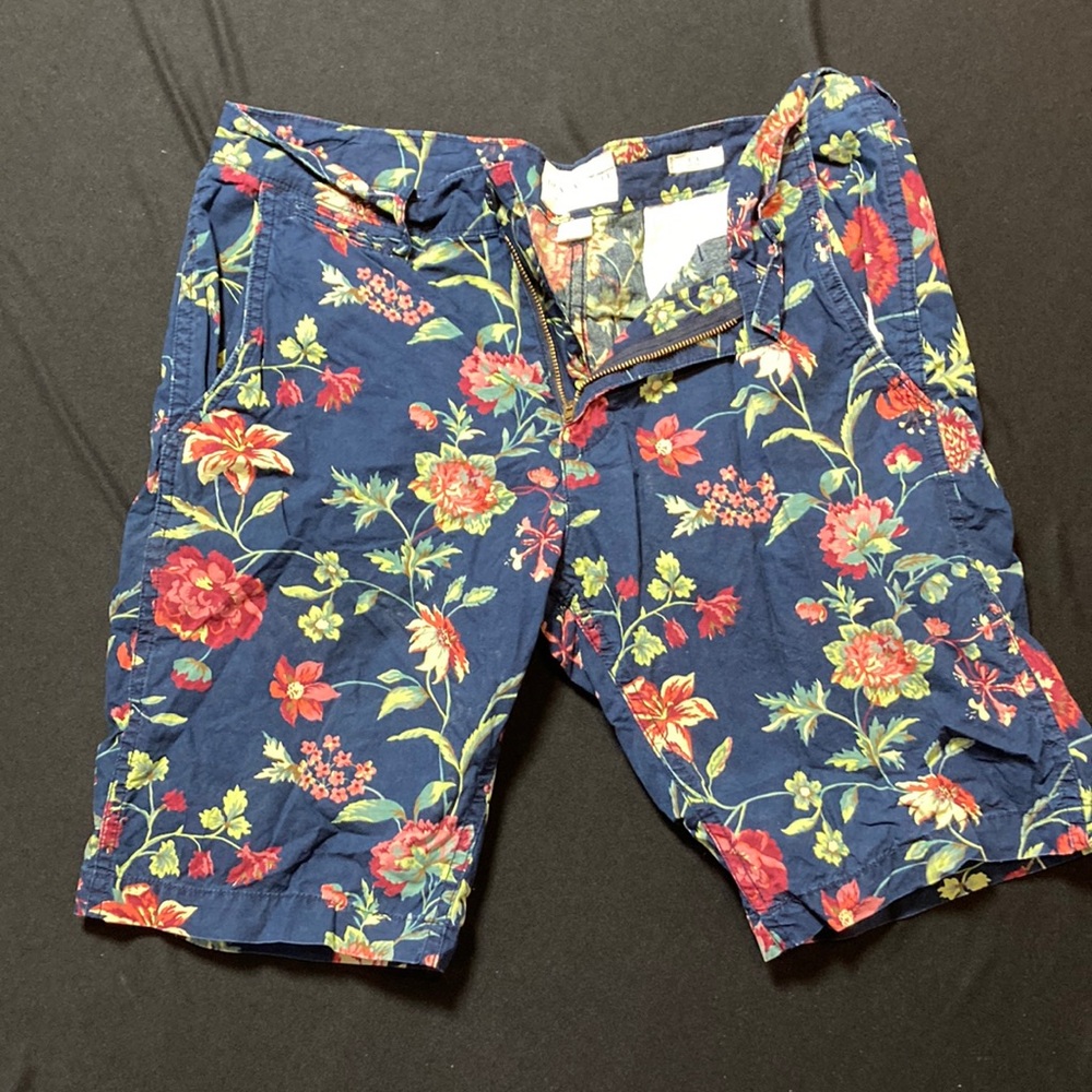 Ralph Lauren flowered shorts size 33